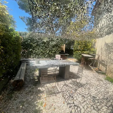 公寓 Sous Les Pins *